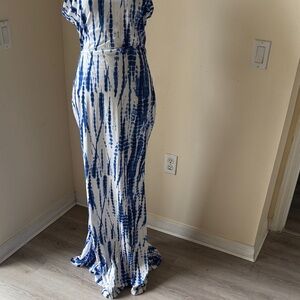 Women long backless dress ,blue/white XL.